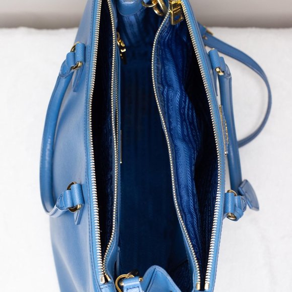 Prada Medium Saffiano Double Zip Galleria - Picture 5 of 8